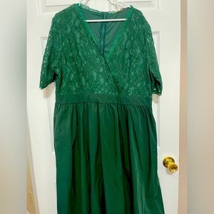 Holiday formal party dress w/pockets; size 24; hunter green lace top; full skirt